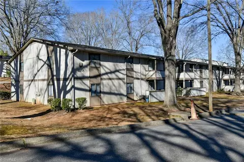 2205 Sunderland Rd #108D, Winston Salem, NC 27103