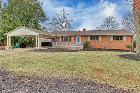 3602 Greenhill Dr, High Point, NC 27265