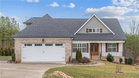 8845 Belews Ridge Rd, Stokesdale, NC 27357