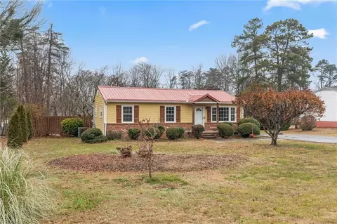 624 Westleigh Dr, Lewisville, NC 27023