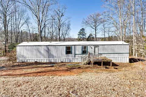 2012 Lake Dr S, Asheboro, NC 27205