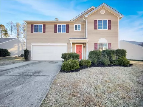 107 Walnut Crossing Dr, Whitsett, NC 27377