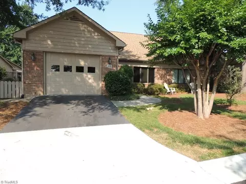 303 Hollybrook Dr, Bermuda Run, NC 27006