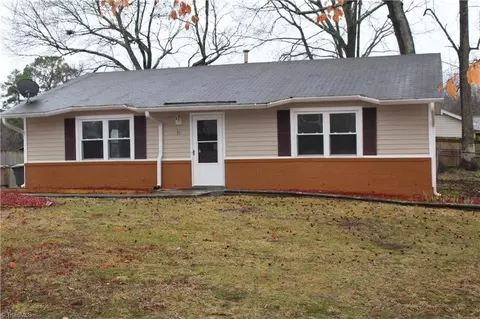 6 Belfast Ct, Greensboro, NC 27406