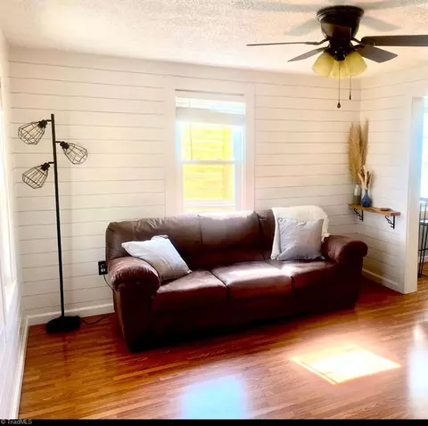 626 Wolfe Rd, Sparta, NC 28675 photo 3