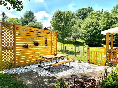 626 Wolfe Rd, Sparta, NC 28675 photo 20
