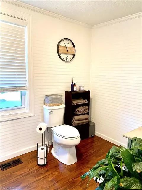 626 Wolfe Rd, Sparta, NC 28675 photo 7