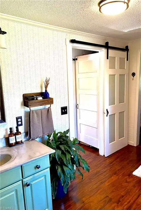 626 Wolfe Rd, Sparta, NC 28675 photo 10