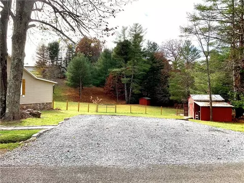 626 Wolfe Rd, Sparta, NC 28675 photo 22