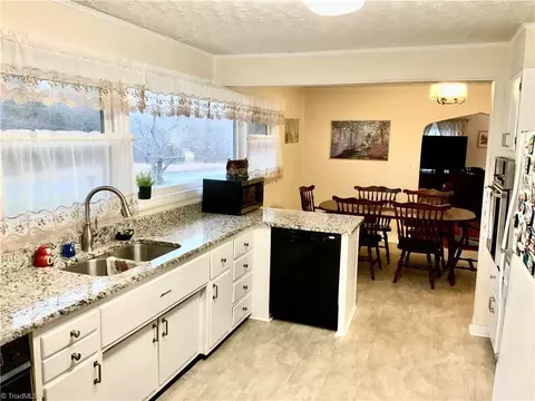 4702 Archdale Rd, Trinity, NC 27370 photo 5