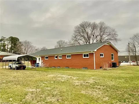4702 Archdale Rd, Trinity, NC 27370 photo 4