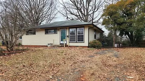 2728 Woodvale Dr, Winston Salem, NC 27127