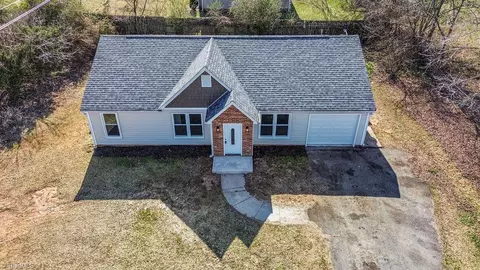 3820 Yarbrough Ave, Winston Salem, NC 27106