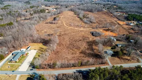 3830 Vance Street Ext, Reidsville, NC 27320