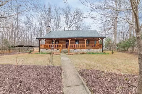 1116 Sharon Ln, Pleasant Garden, NC 27313