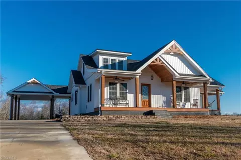 147 Carson Oaks Ln # A, Pilot Mountain, NC 27041