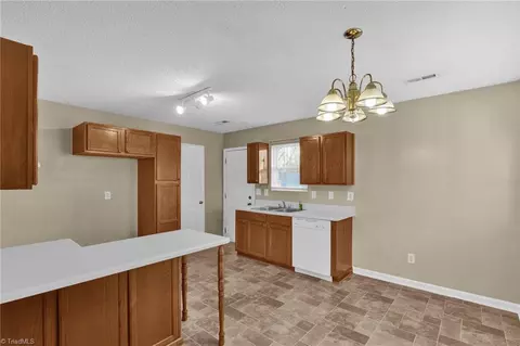 310 Avery Ave, High Point, NC 27265 photo 9