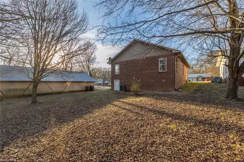 310 Avery Ave, High Point, NC 27265 photo 23