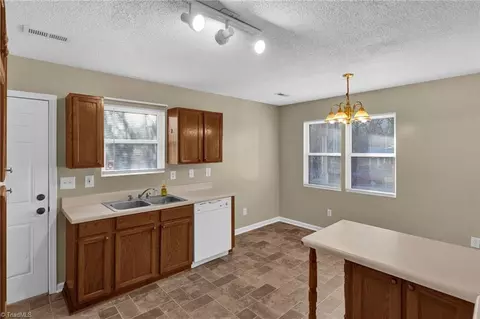310 Avery Ave, High Point, NC 27265 photo 12