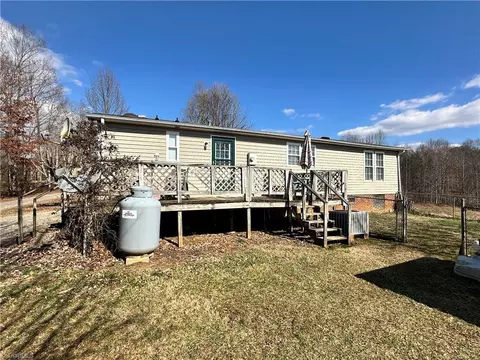 239 Beach Rd, Elkin, NC 28621 photo 3