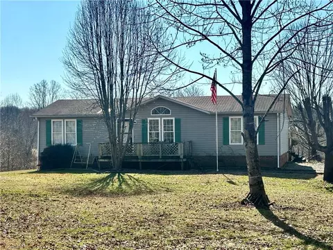239 Beach Rd, Elkin, NC 28621