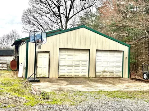 239 Beach Rd, Elkin, NC 28621 photo 14