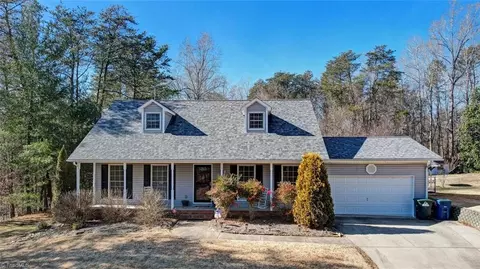 110 Ridge Crest Dr, Stoneville, NC 27048