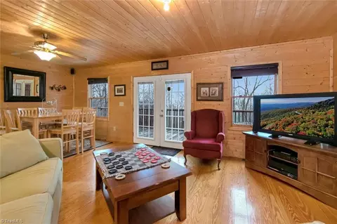 282 Brookline Dr, Purlear, NC 28665 photo 7