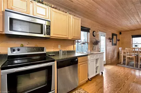 282 Brookline Dr, Purlear, NC 28665 photo 14