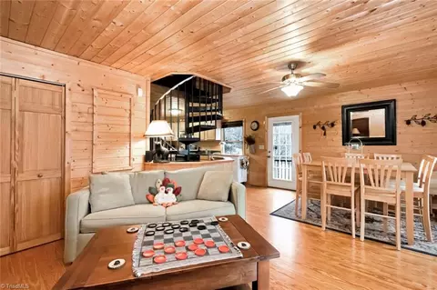282 Brookline Dr, Purlear, NC 28665 photo 38