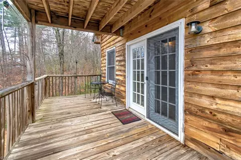 282 Brookline Dr, Purlear, NC 28665 photo 3