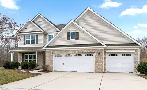 2685 Lamplight Cir, High Point, NC 27265