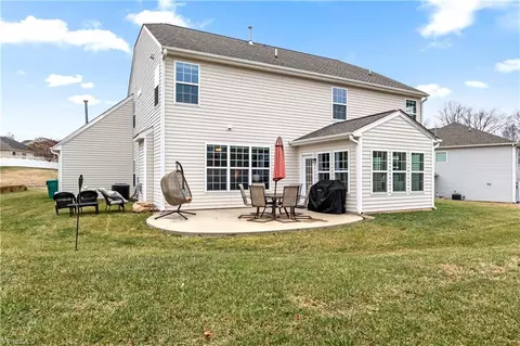 Exterior - 2685 Lamplight Cir, High Point, NC 27265 photo 3 of 5
