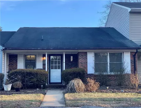 712 Meadowgreen Village Dr #B, Eden, NC 27288
