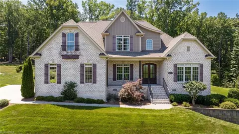 277 Yardarm Ct, Stokesdale, NC 27357