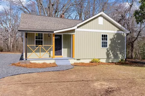 1010 Summit Ave, Reidsville, NC 27320