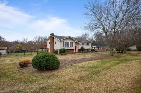 3810 Greenway Dr, Trinity, NC 27370 photo 5