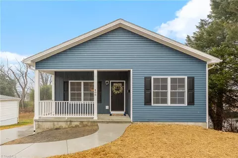 408 Granite St, Mount Airy, NC 27030