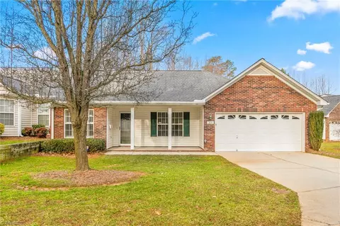 1821 Salem Bluff Dr, Winston Salem, NC 27127