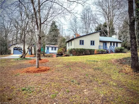 6702 Middleburg Rd, Greensboro, NC 27406