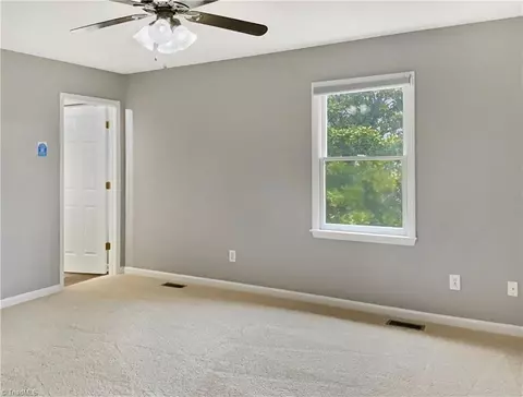 4000 Patsy Dr, Winston Salem, NC 27107 photo 5