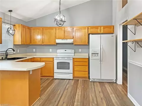 4000 Patsy Dr, Winston Salem, NC 27107 photo 8