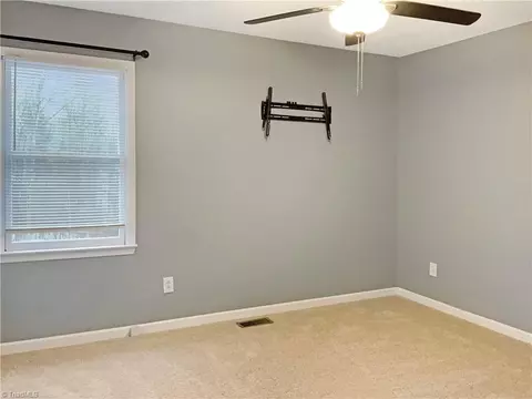 4000 Patsy Dr, Winston Salem, NC 27107 photo 13