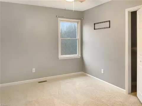 4000 Patsy Dr, Winston Salem, NC 27107 photo 12