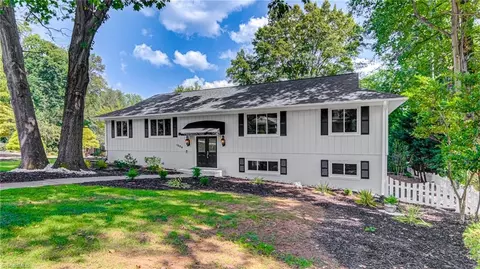1204 Bearhollow Rd, Greensboro, NC 27410