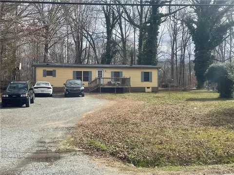 1387 Emanuel Church Rd, Thomasville, NC 27360