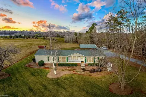 4496 Old Edgar Rd, Sophia, NC 27350