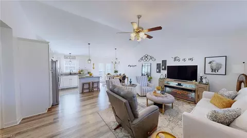 109 Ruth Dr, Thomasville, NC 27360