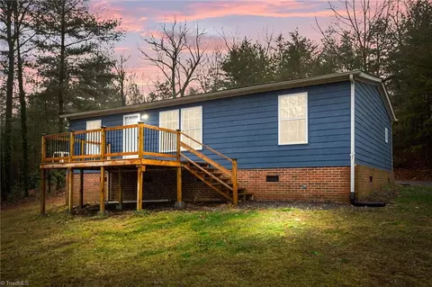 390 Big Oak Ln, Lowgap, NC 27024