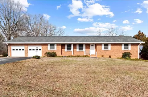 1989 Darwick Rd, Winston Salem, NC 27127